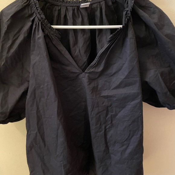 Black Women's Top with V neck OLD NAVY size med - Picture 2 of 5